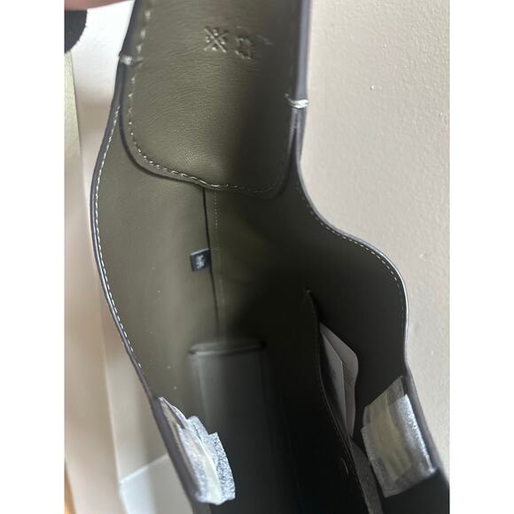 COACH
Brooklyn Medium Suede Shoulder Bag 28 - Picture 10 of 13